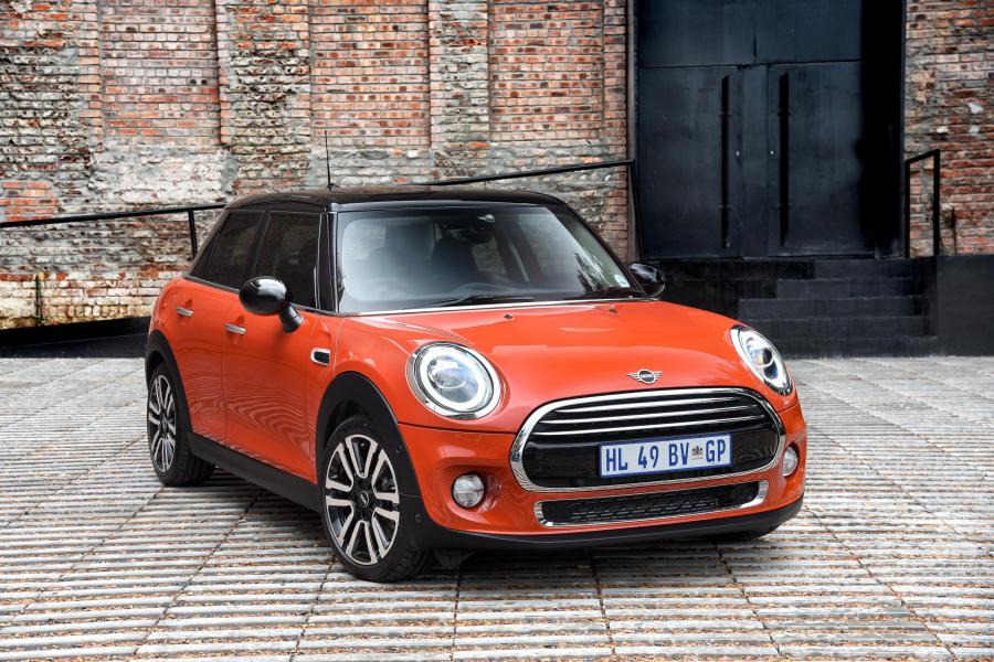  Mini Cooper 5-Door (F56) 2018 года  (ZA) (фото 8 из 32)